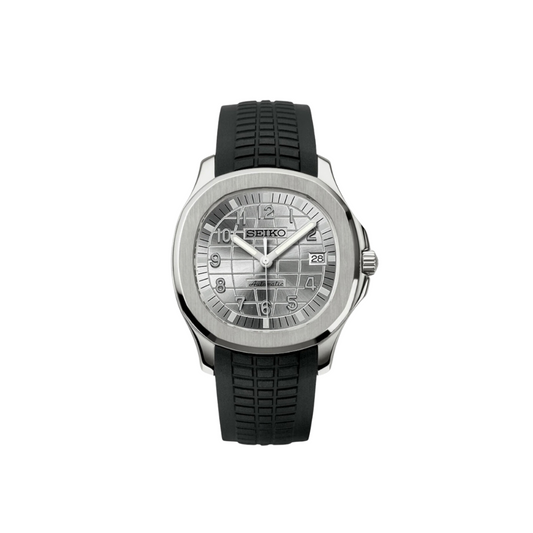 Front view of a SEIKO MOD AQUANAUT TITANIUM MEN'S WATCH BLUE silver dial and Rubber Strap bracelet


